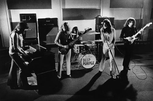 Deep Purple - Deep Purple är ett engelskt rockband bildat i Hertfordshire 1968. Tillsammans med Led Zeppelin, Eric Burdon