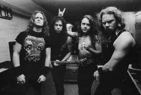 Metallica - Metallica är ett amerikanskt metal-band som bildades 1981 i Los Angeles, Kalifornien, USA när trummisen Lars Ulrich postat en annons i Återvinnare. Me...