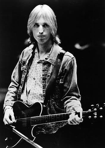 Tom Petty & The Heartbreakers - Thomas Earl Petty (född 20 oktober 1950 i Gainesville, Florida) är en amerikansk musiker, sångare, kompositör och låtskrivare. Efter att ha arbetat me...