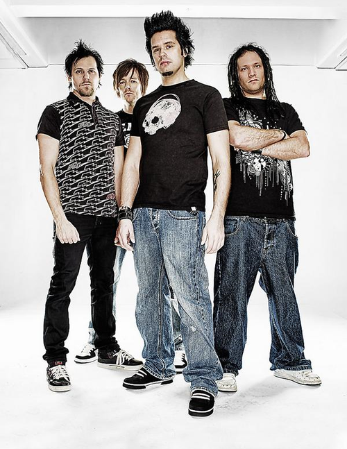 Itchy Daze - Itchy Daze är en fyra-delars rockband baserat i den lilla staden Hofors i Sverige. De var nyligen (februari 2008) skrev kontrakt med Ninetone Records ...