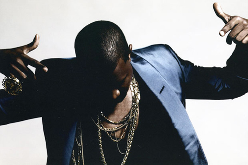 Kanye West - Kanye Omari West (född 8 juni 1977 i Atlanta, Georgia) är en amerikansk rappare, producent, författare, designer och sångerska. Han började göra beats...