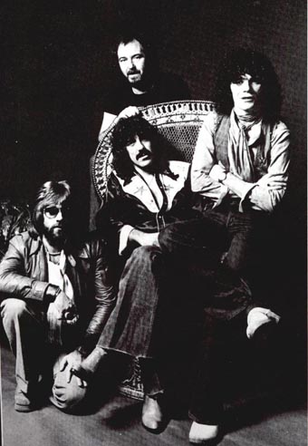 Nazareth - Nasaret är en skotsk rockband som hade flera hårdrock träffar i mitten av 1970-talet, inklusive Felice och Boudleaux Bryant boxar ballad,