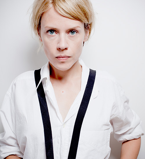 Säkert! - Skert! är Annika Norlin, alias Hello Saferide från Östersund, Sverige. Den första album, med titeln S