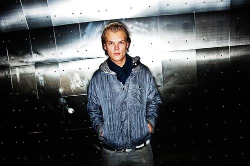Tim Berg - Alter ego av välkända Avicii, en ung svenska progressiva producent.